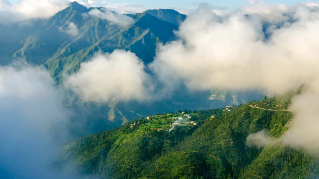 10 Charming Hill Stations in India