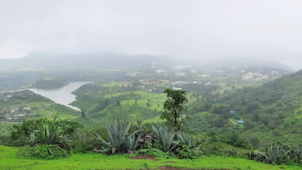 Explore the Beauty of Saputara Hill Station